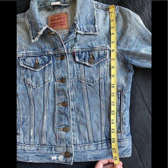 One of a Kind Levi's Cropped Trucker Jacket, XS - Picture 7 of 8